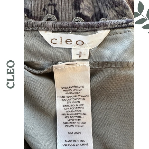Cleo Floral Tunic Top, Lace Trim Neck & Layered Hem, Gray Small - Picture 10 of 10